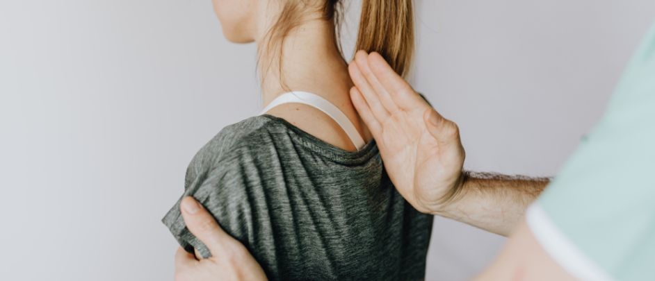 Cuidados tras una cirugía de columna: ¿qué hacer?